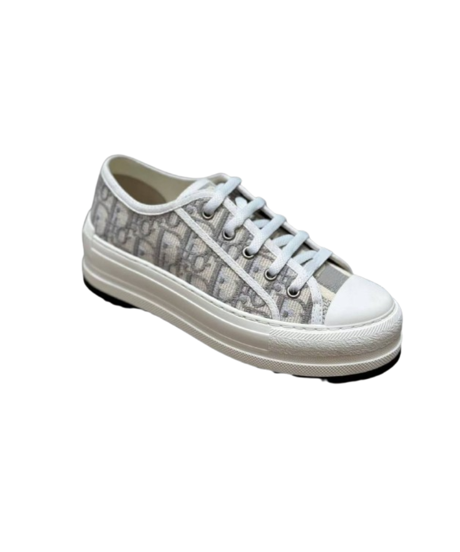 Sports Shoes with Embroidered